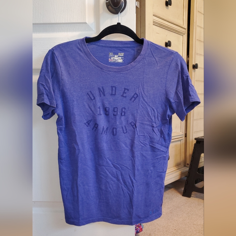 Womens Under Armour tshirt